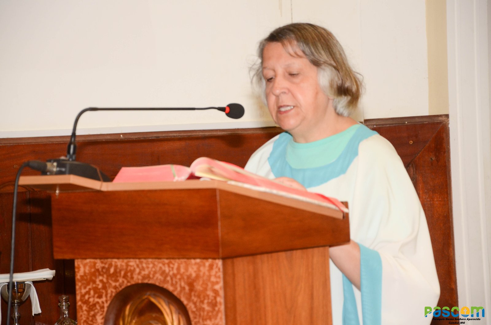 Entrega Cirio Pascal 2025 as comunidades