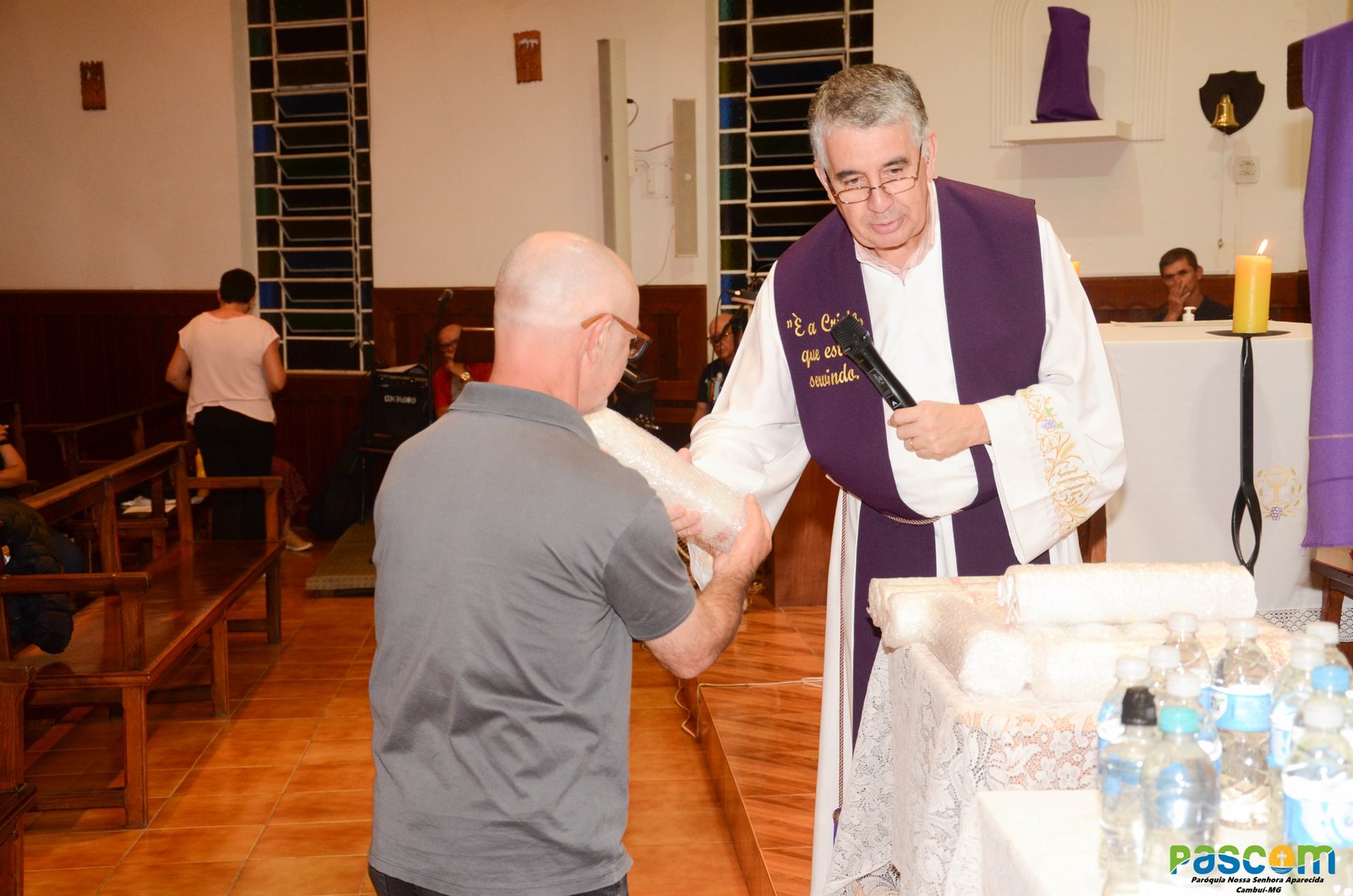 Entrega Cirio Pascal 2025 as comunidades